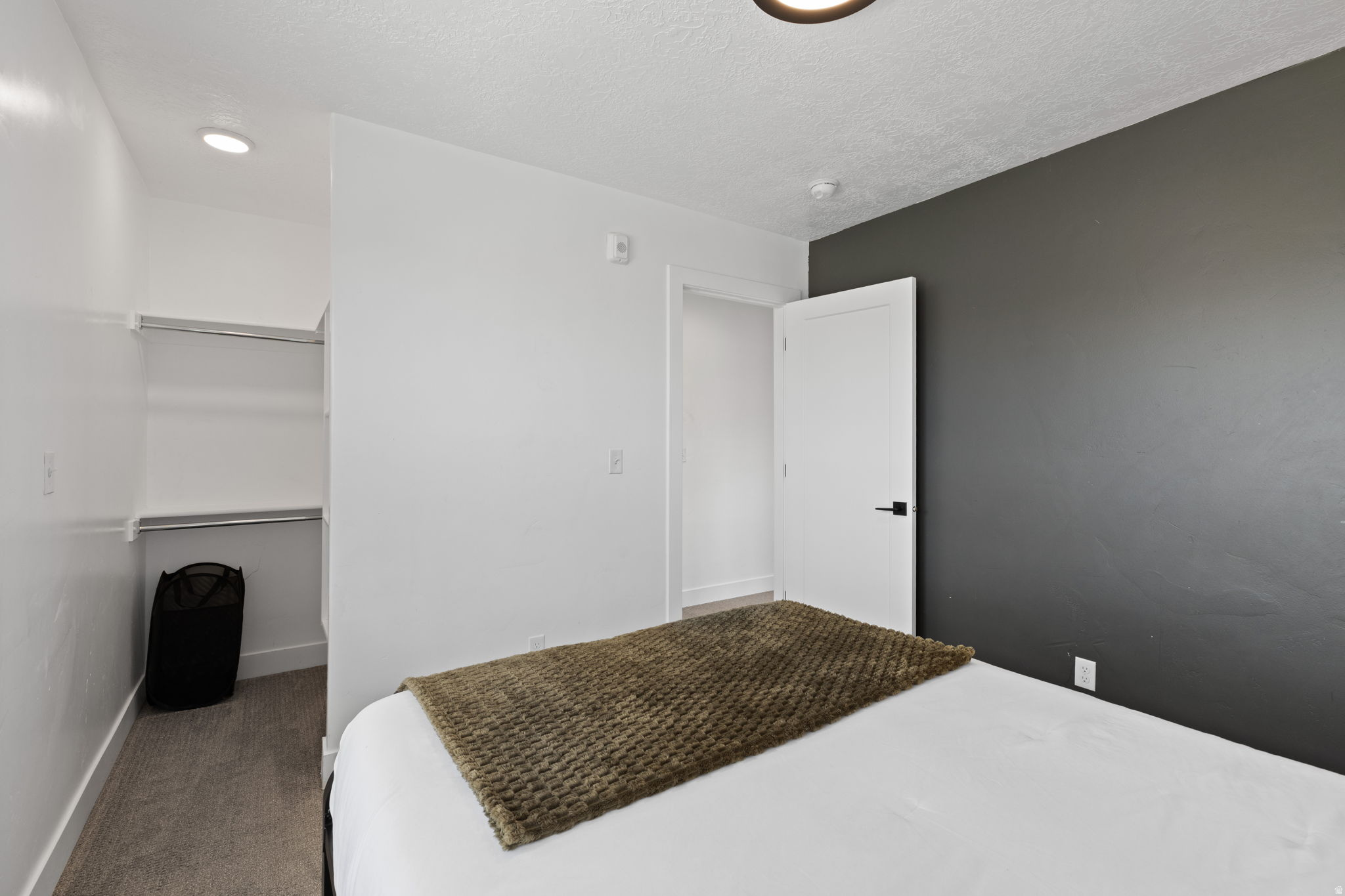 CREEKSIDE - Residential