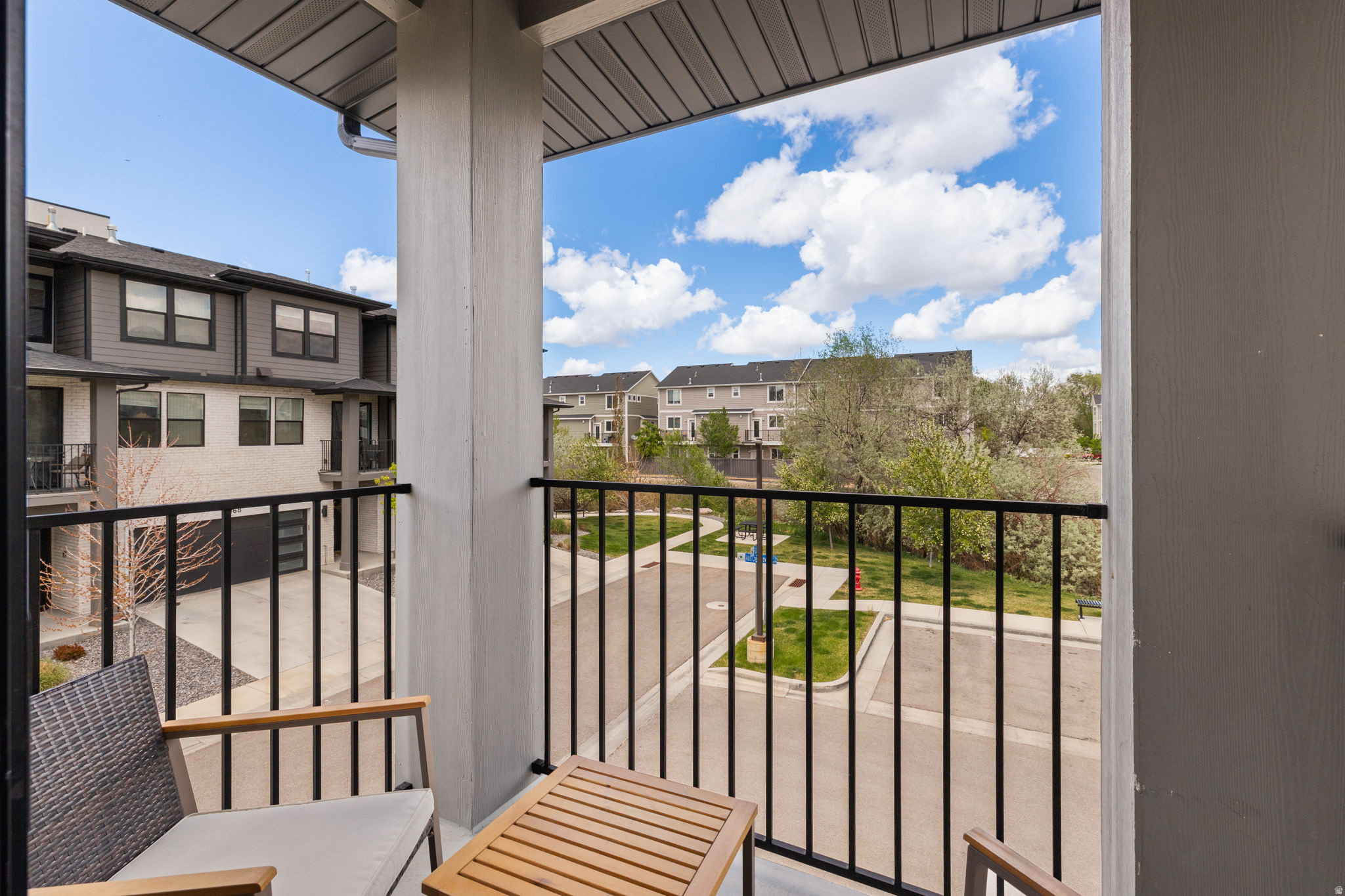CREEKSIDE - Residential