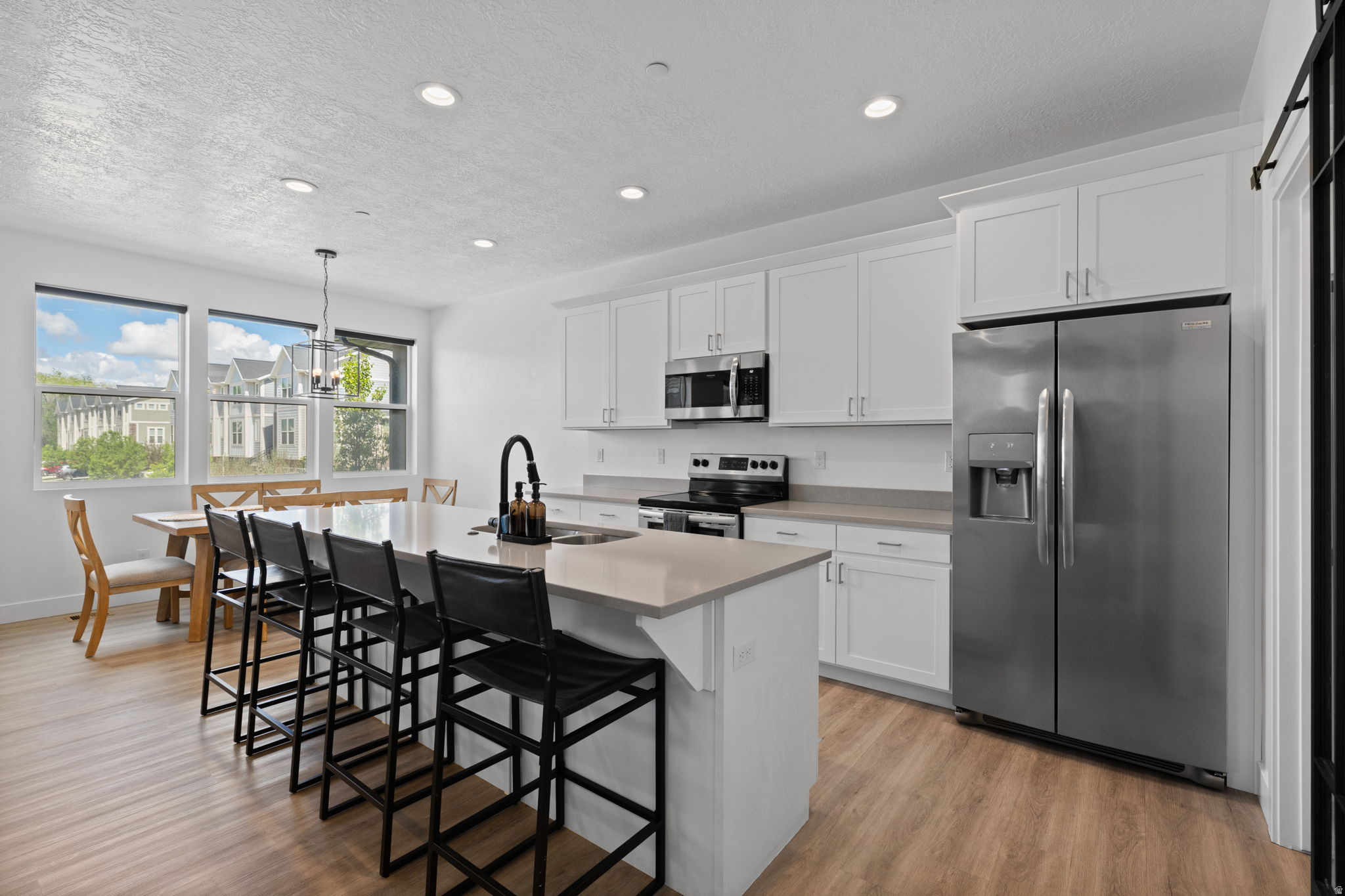 CREEKSIDE - Residential