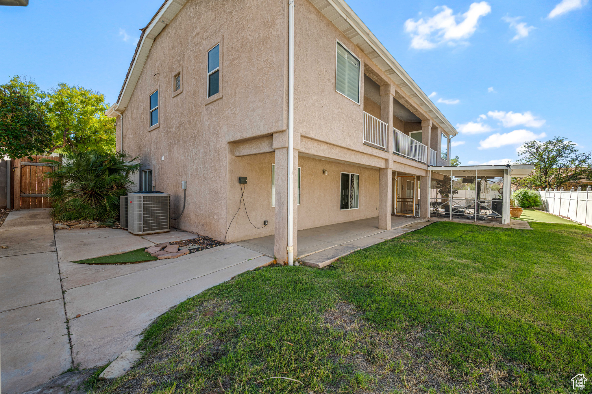 BLOOMINGTON HILLS - Residential