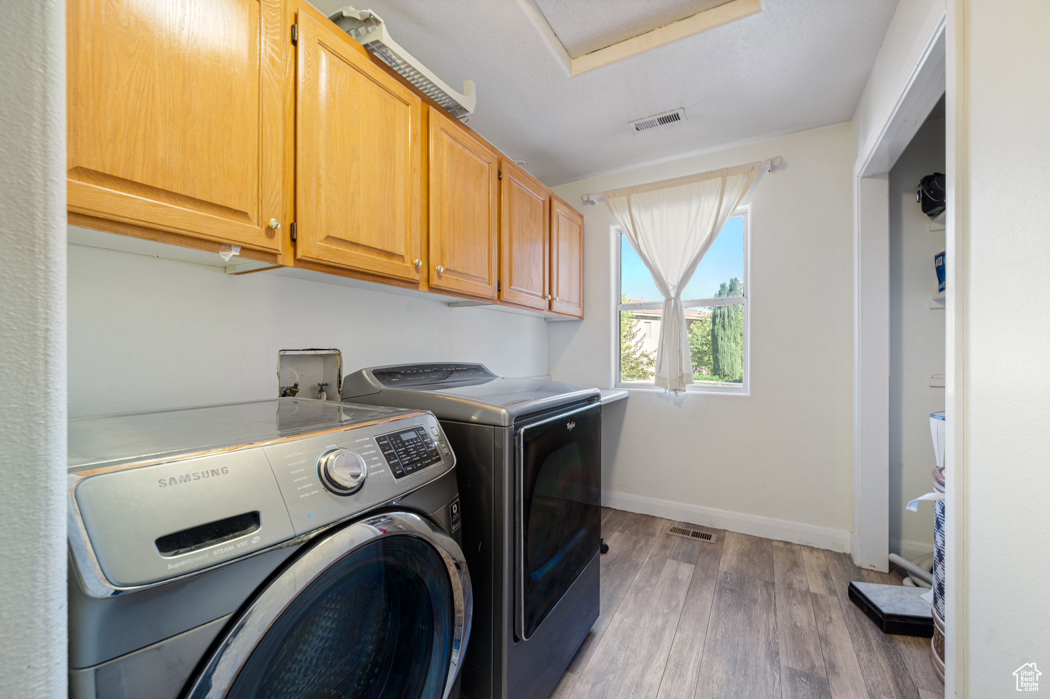 BLOOMINGTON HILLS - Residential