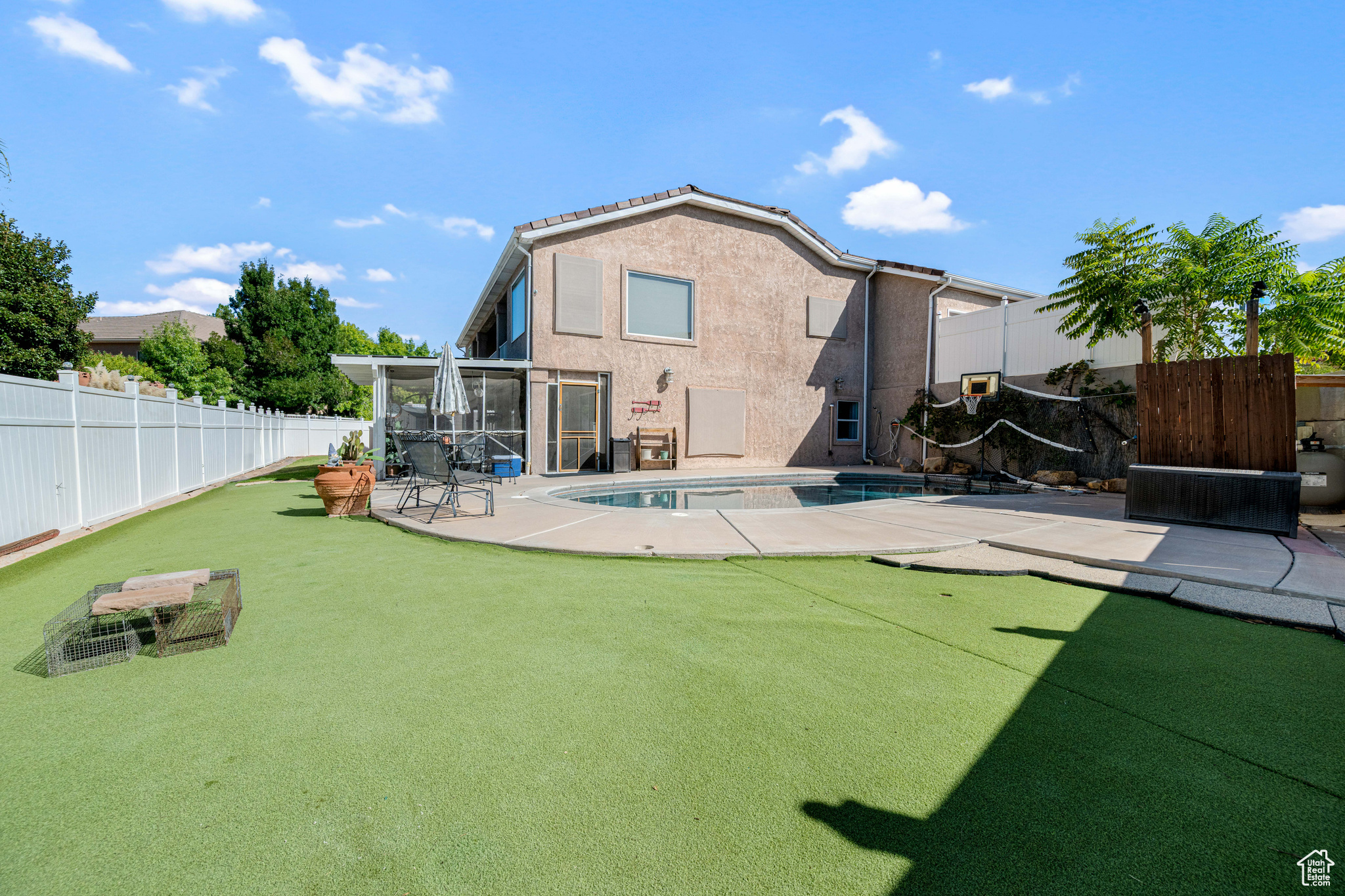 BLOOMINGTON HILLS - Residential