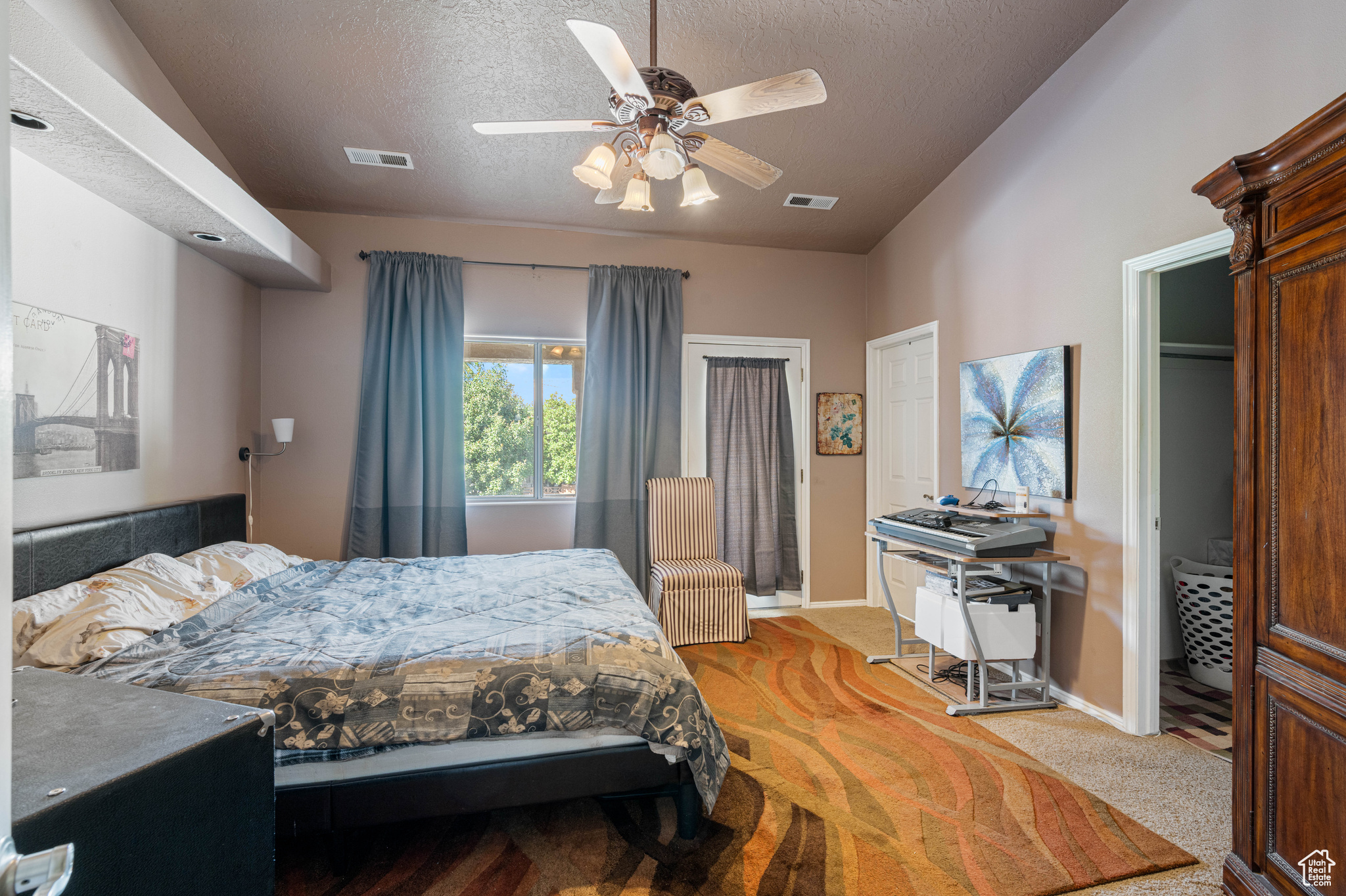 BLOOMINGTON HILLS - Residential