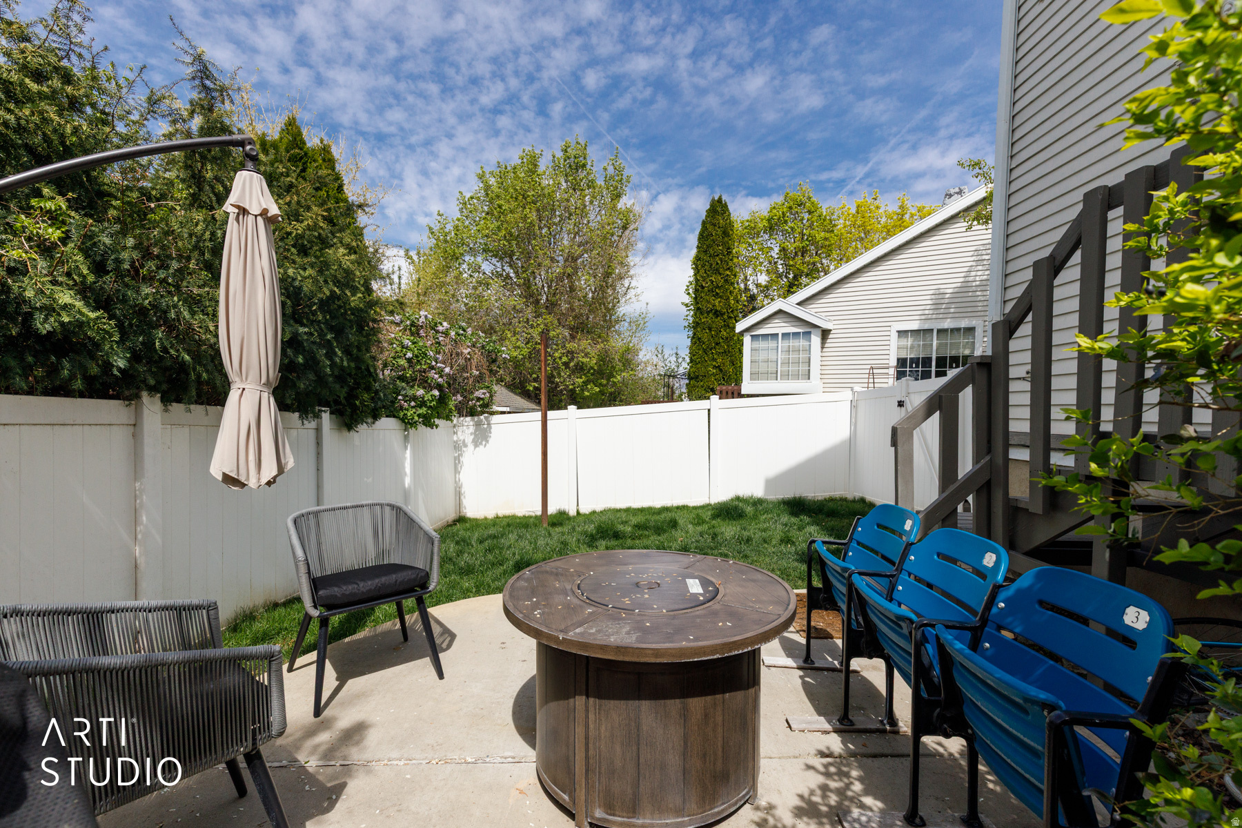 COUNTRY STATION - Residential