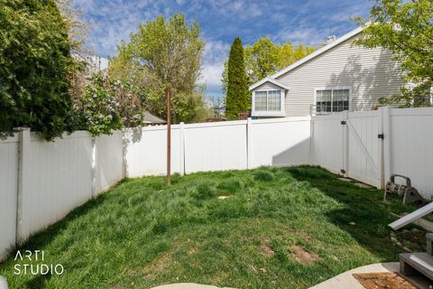 Tiny photo for 499 N 200 W #18, Bountiful, UT 84010 (MLS # 2148748)