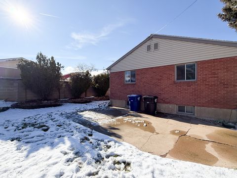 Tiny photo for 493 W 5100 S, Washington Terrace, UT 84405 (MLS # 2125235)