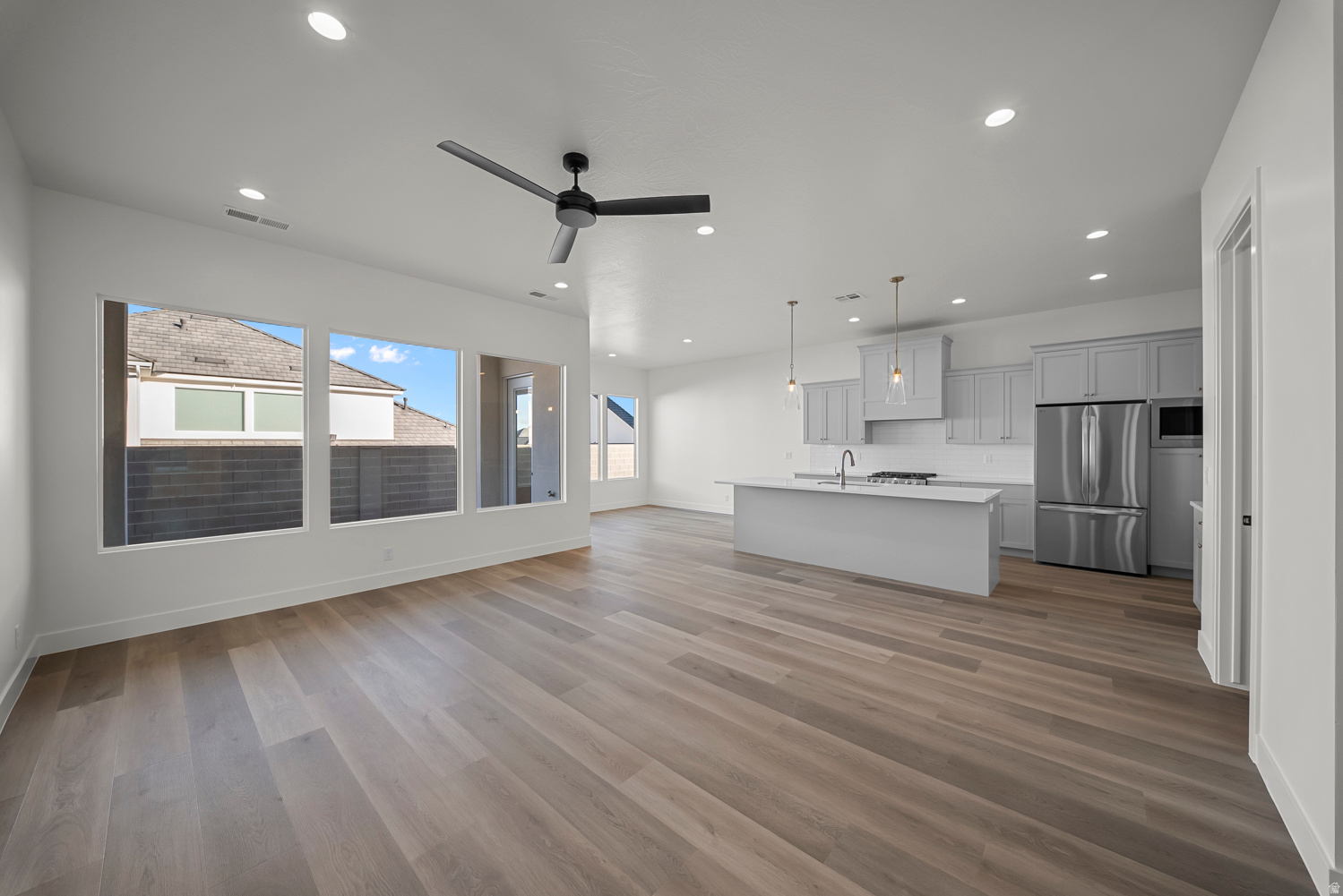 DESERT HORIZON - Residential