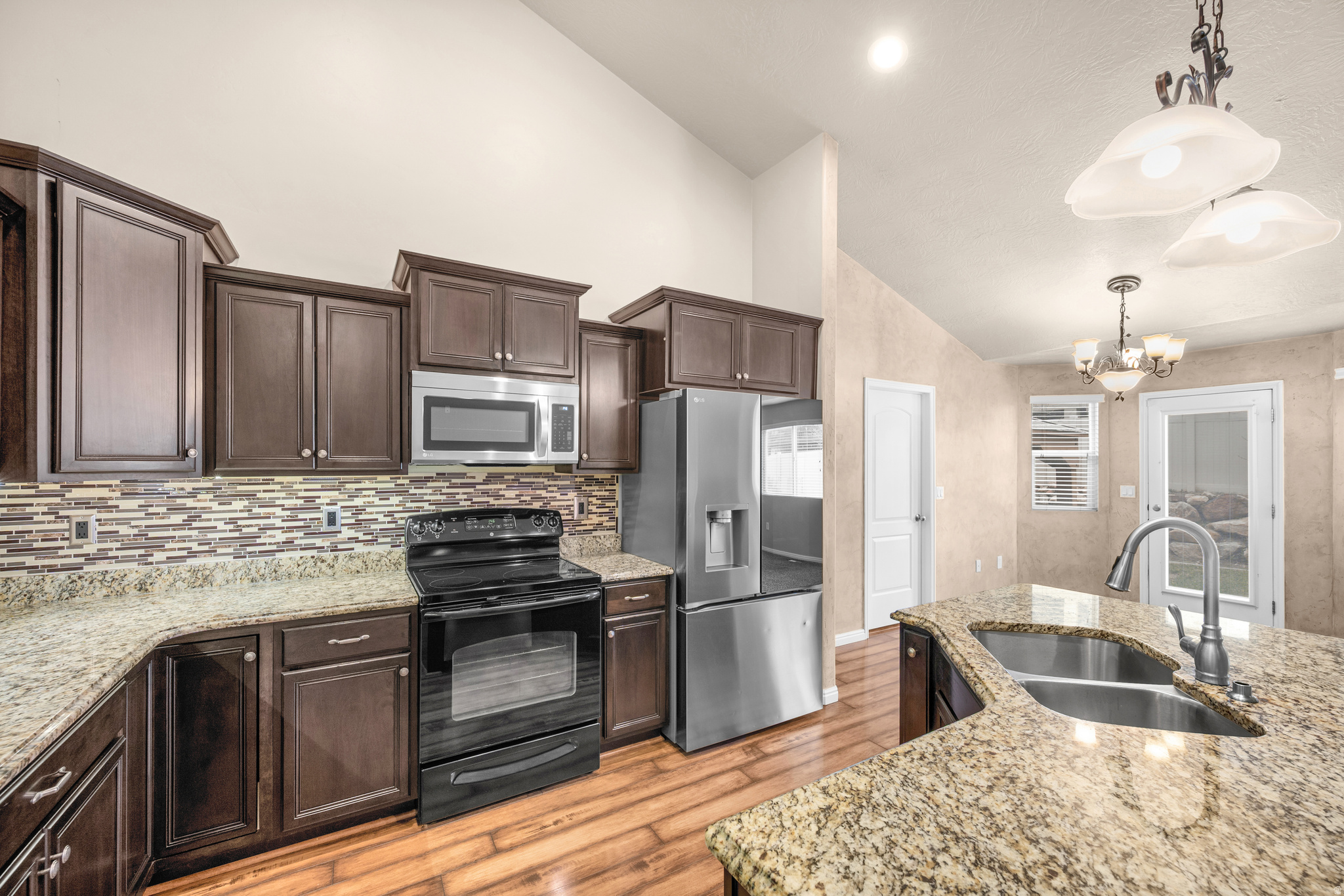 DISCOVERY - Residential