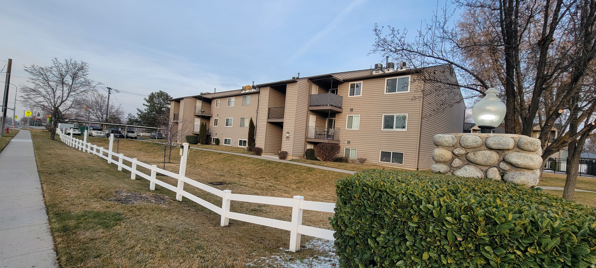 COTTONWOODS AT VINE - Residential