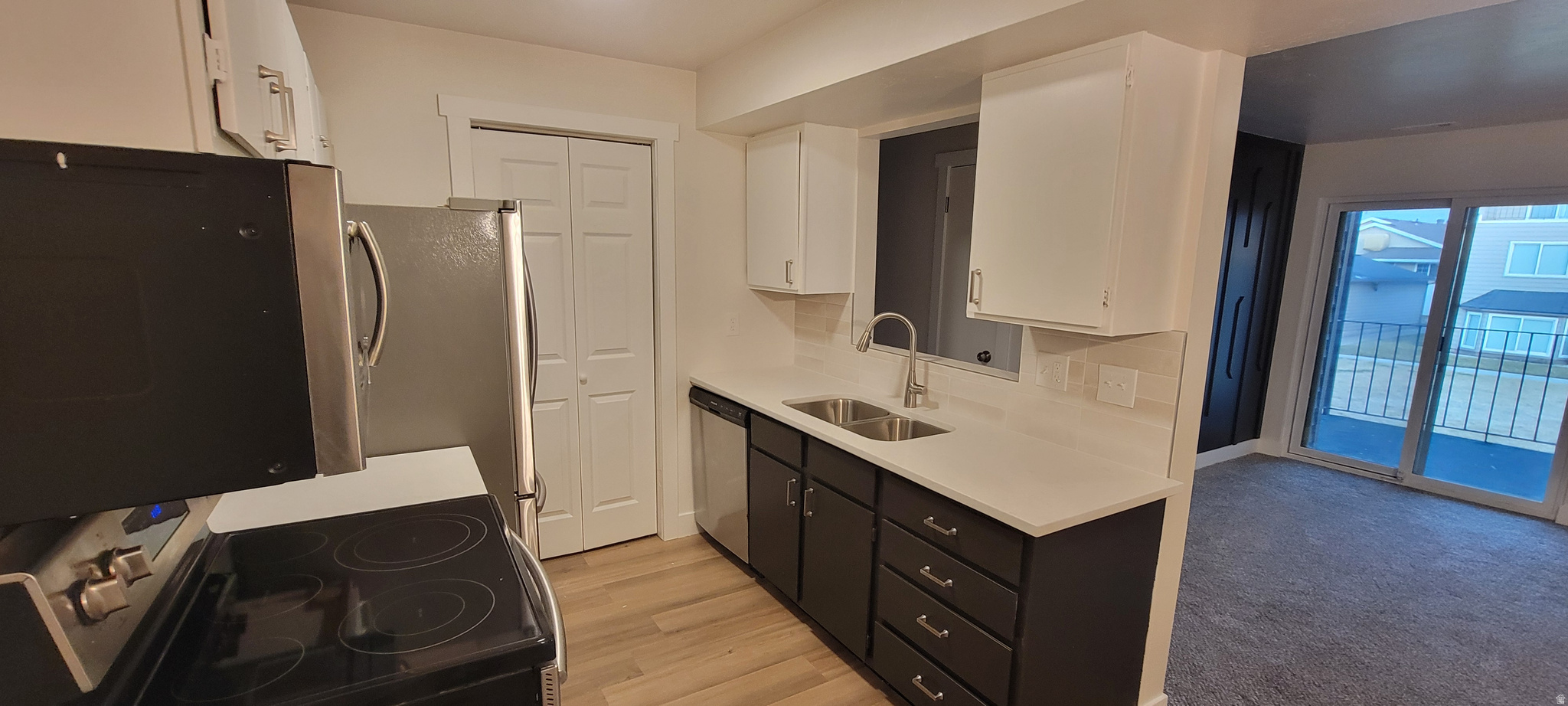 COTTONWOODS AT VINE - Residential