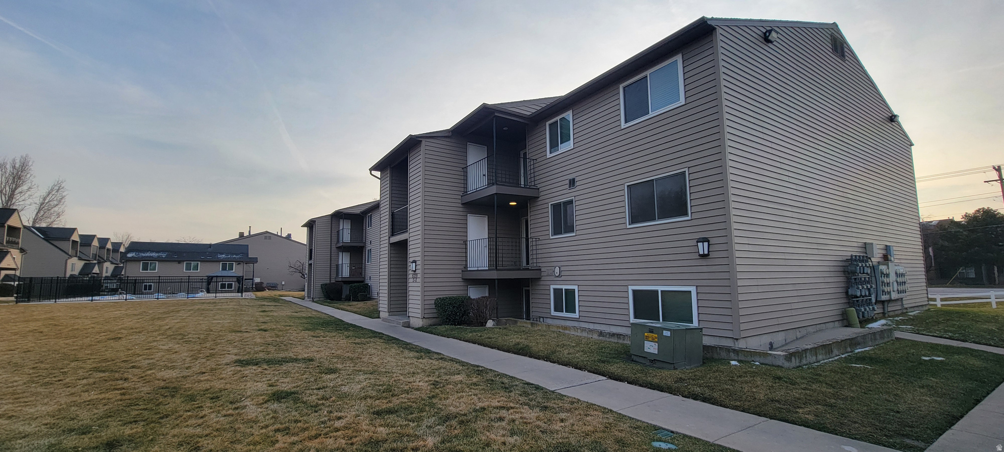 COTTONWOODS AT VINE - Residential