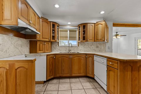 Tiny photo for 623 N 1000 W, Clearfield, UT 84015 (MLS # 2146376)