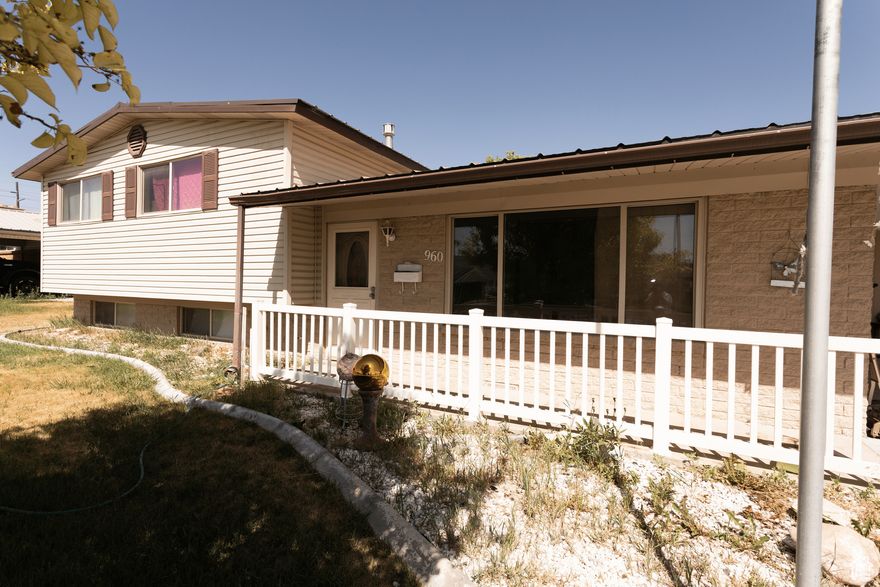 Beautiful home located in the heart of Tremonton. Nice addition on back makes for ample family space in 3 different areas