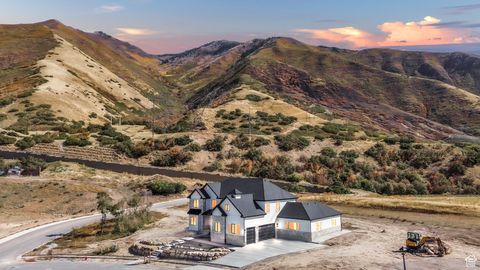 Tiny photo for 318 E MAPLETON ESTATES DR, Mapleton, UT 84664 (MLS # 2111766)