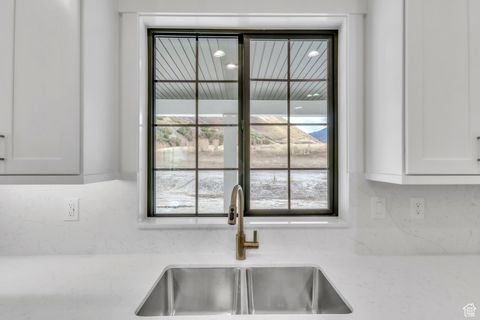 Tiny photo for 318 E MAPLETON ESTATES DR, Mapleton, UT 84664 (MLS # 2111766)