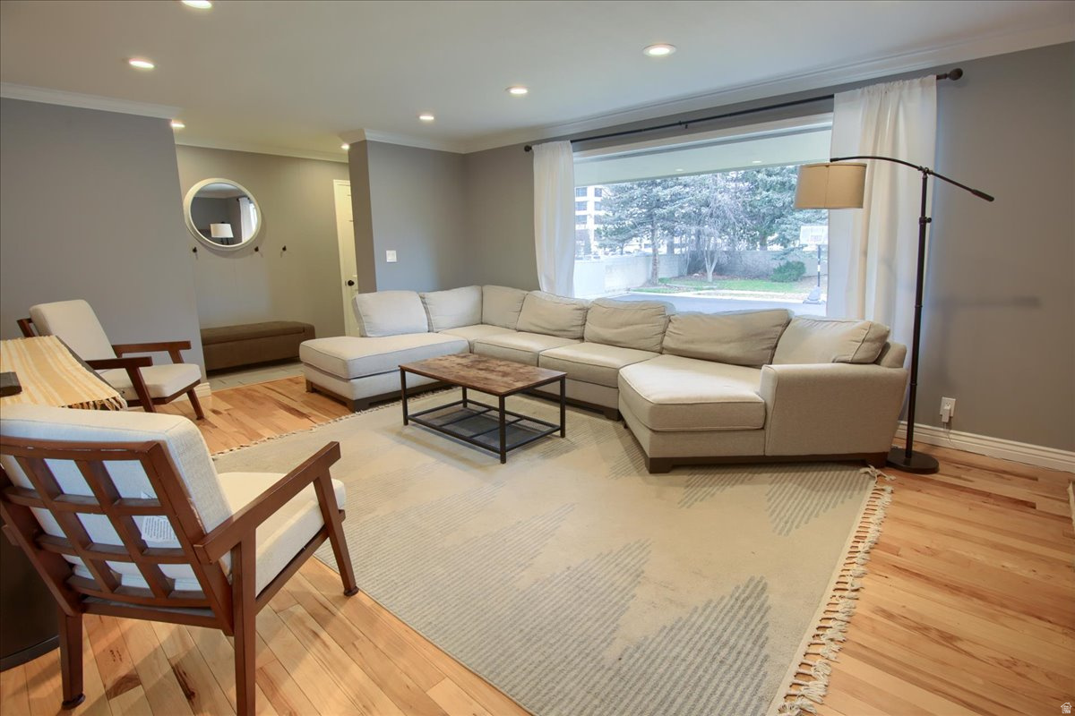 THE MANOR NO - Residential