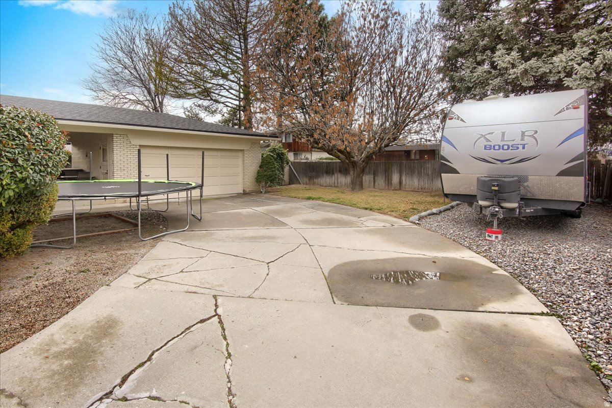 THE MANOR NO - Residential