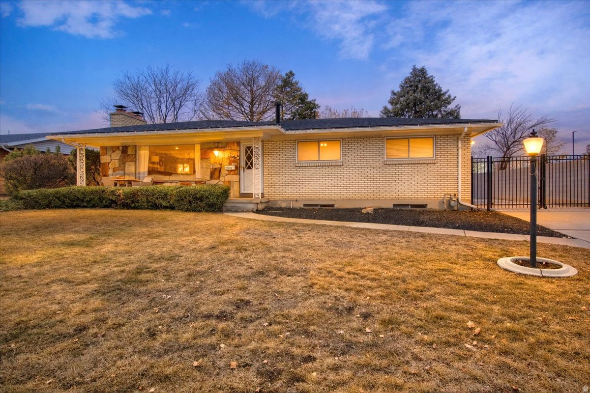 THE MANOR NO - Residential