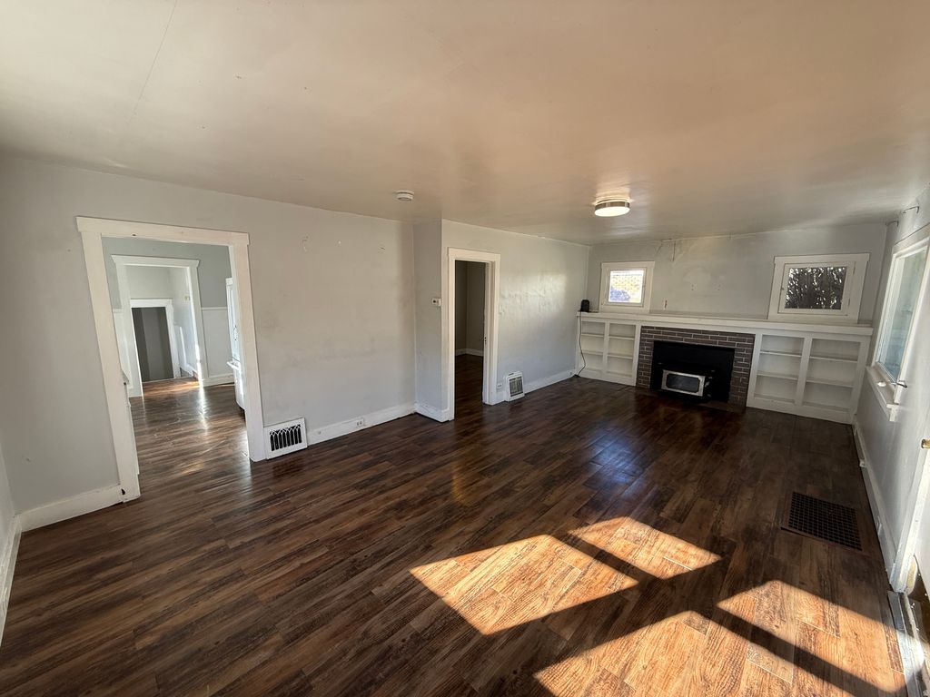 Photo of 918 S GREENWOOD TER E, Salt Lake City, UT 84105 (MLS # 2172480)