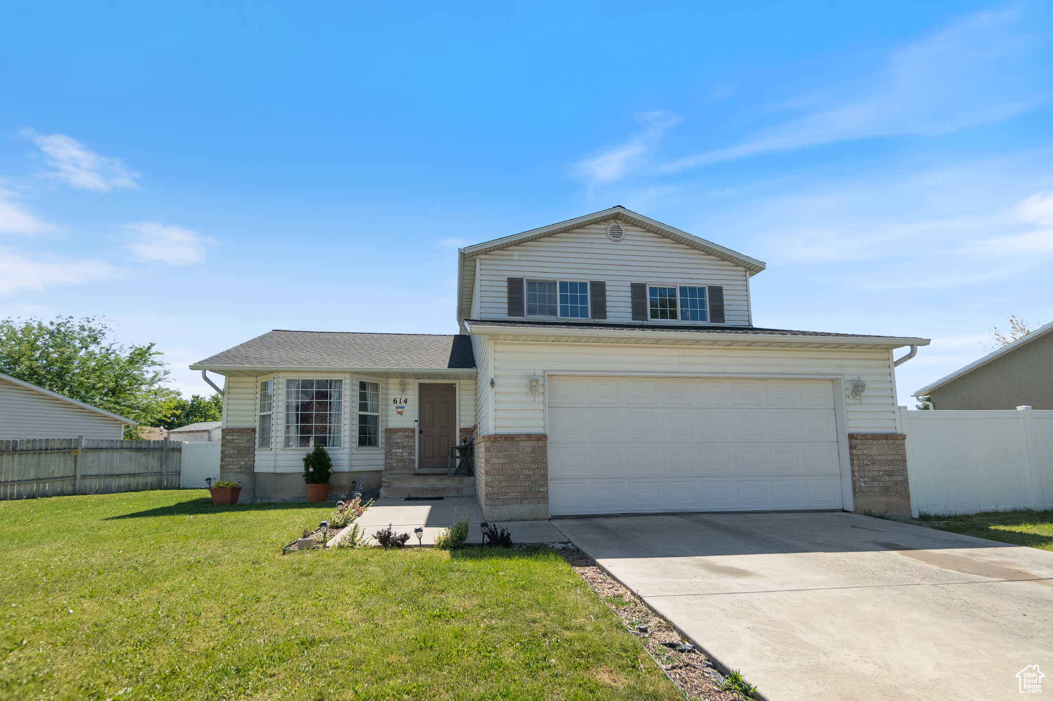 COUNTRY ESTATES - Residential