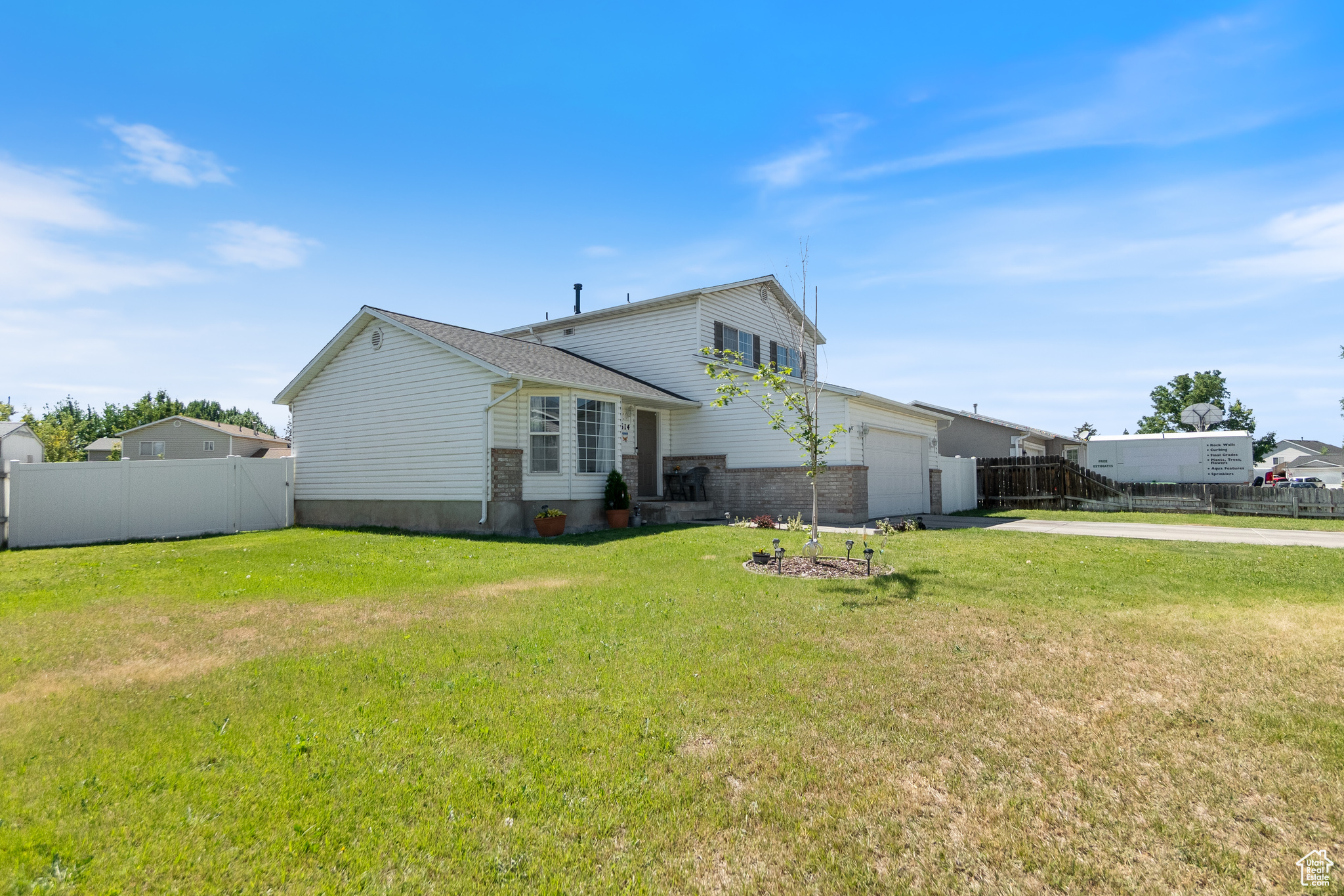 COUNTRY ESTATES - Residential