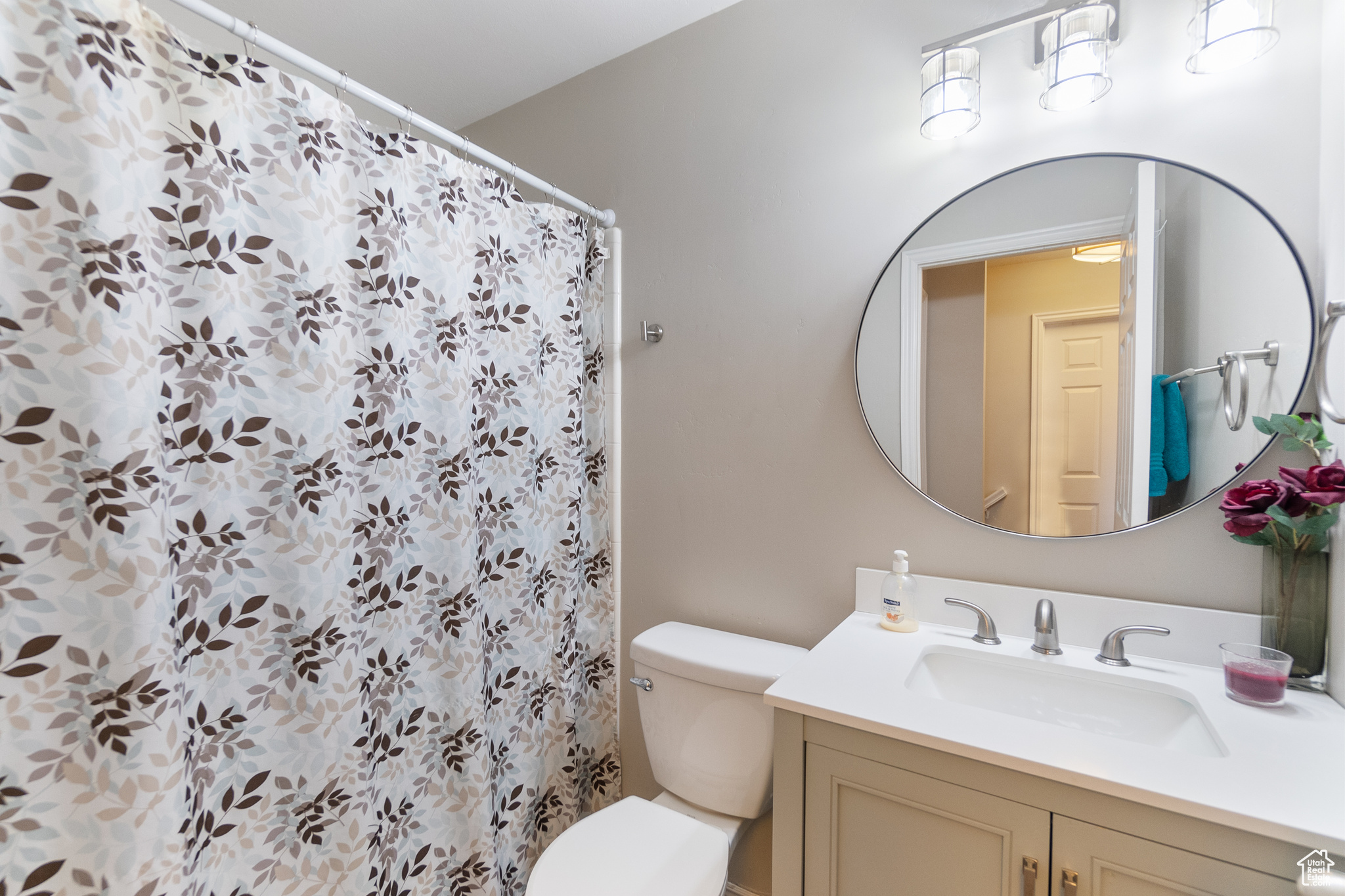 COUNTRY ESTATES - Residential