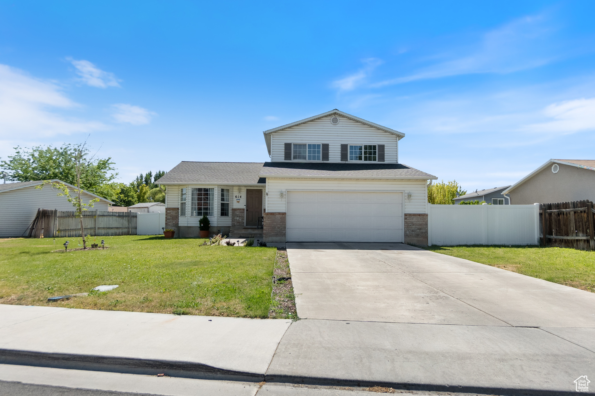 COUNTRY ESTATES - Residential