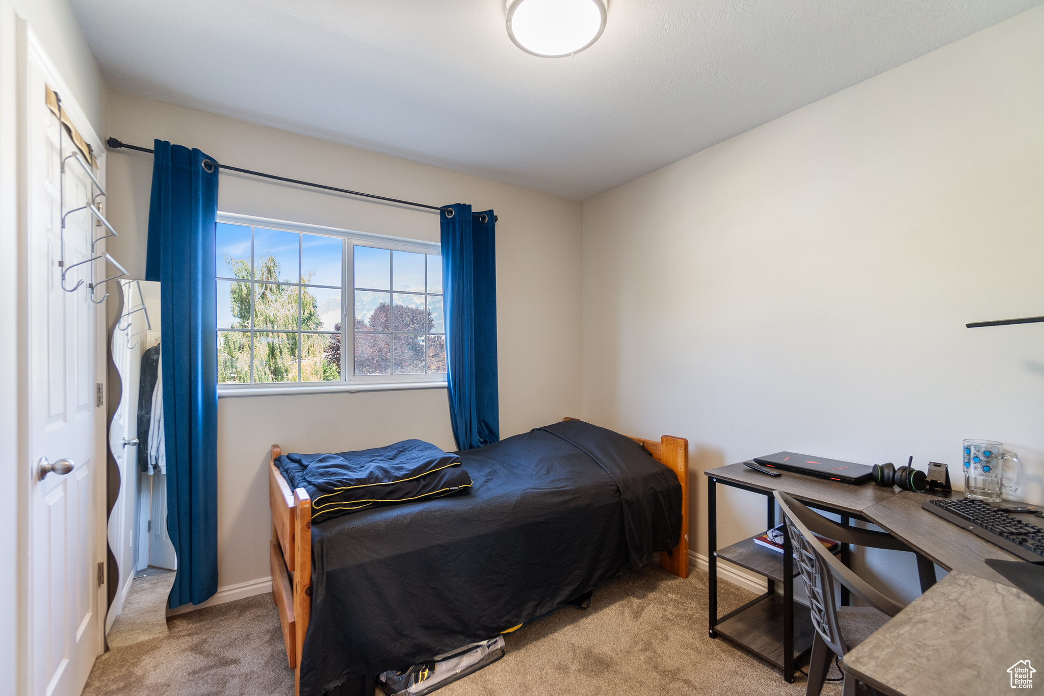 COUNTRY ESTATES - Residential