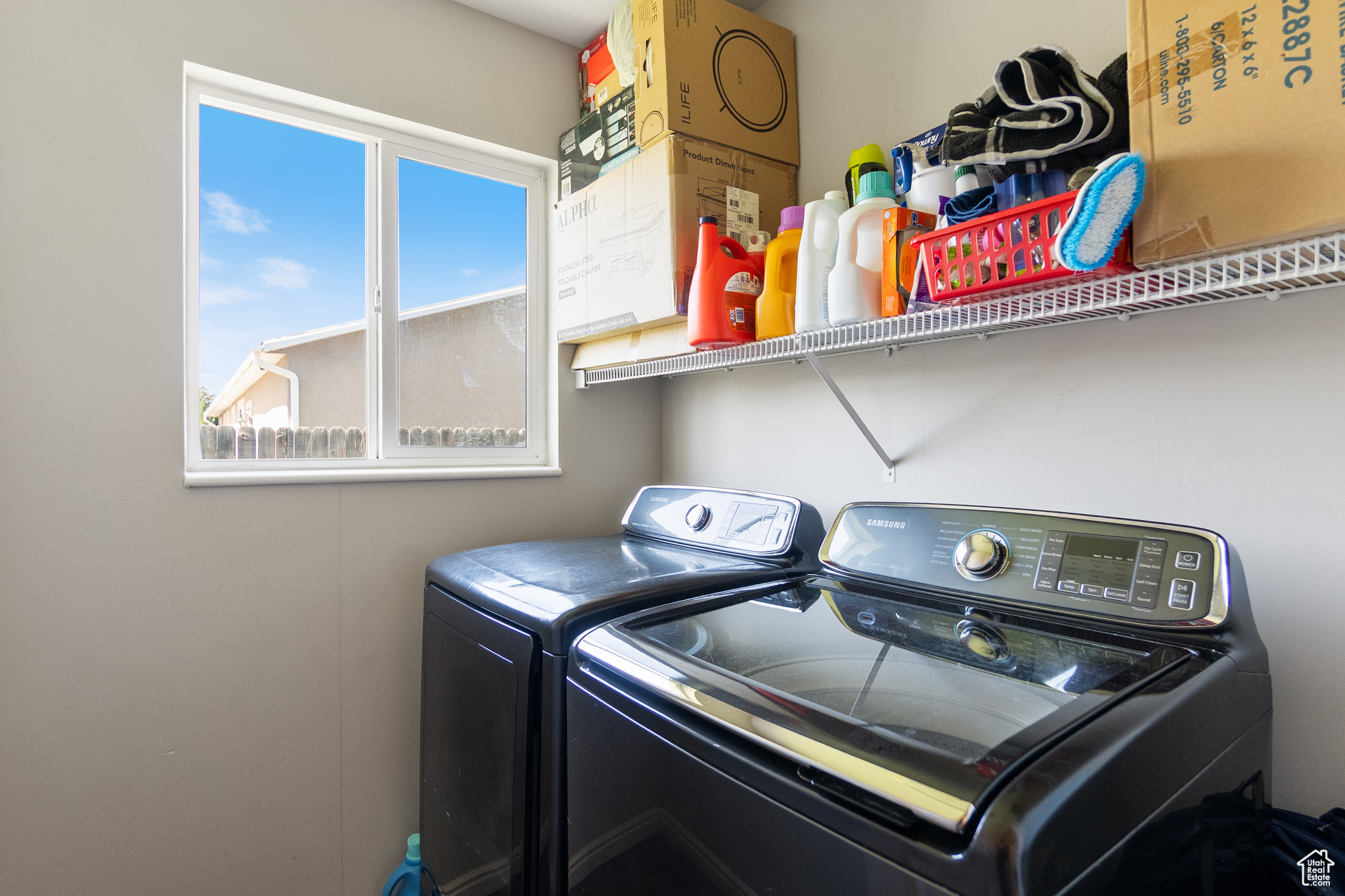 COUNTRY ESTATES - Residential