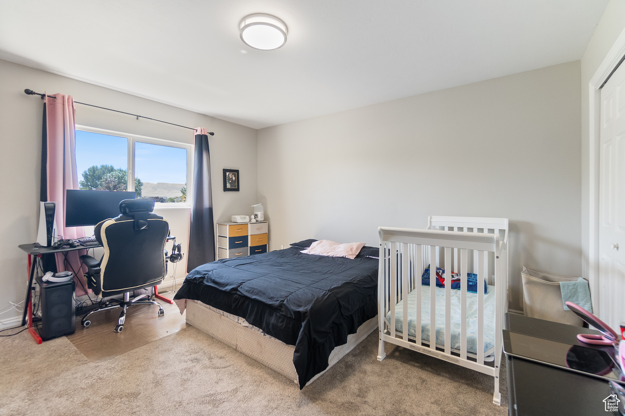 COUNTRY ESTATES - Residential