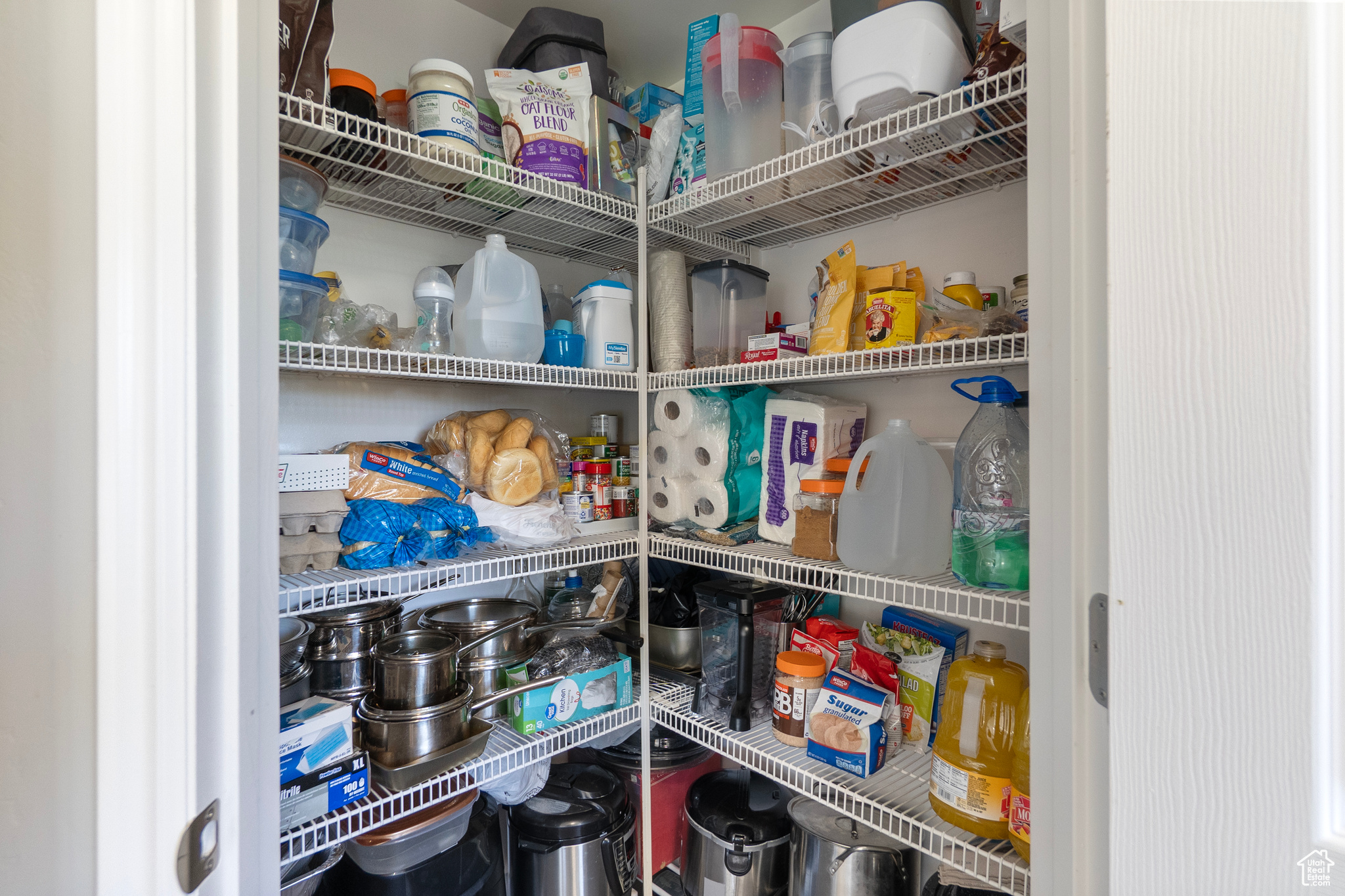 COUNTRY ESTATES - Residential