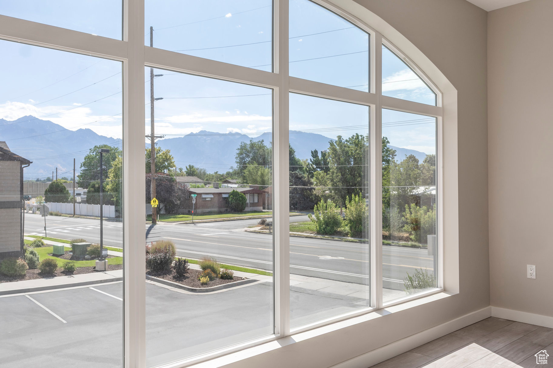 PARK - Commercial Sale