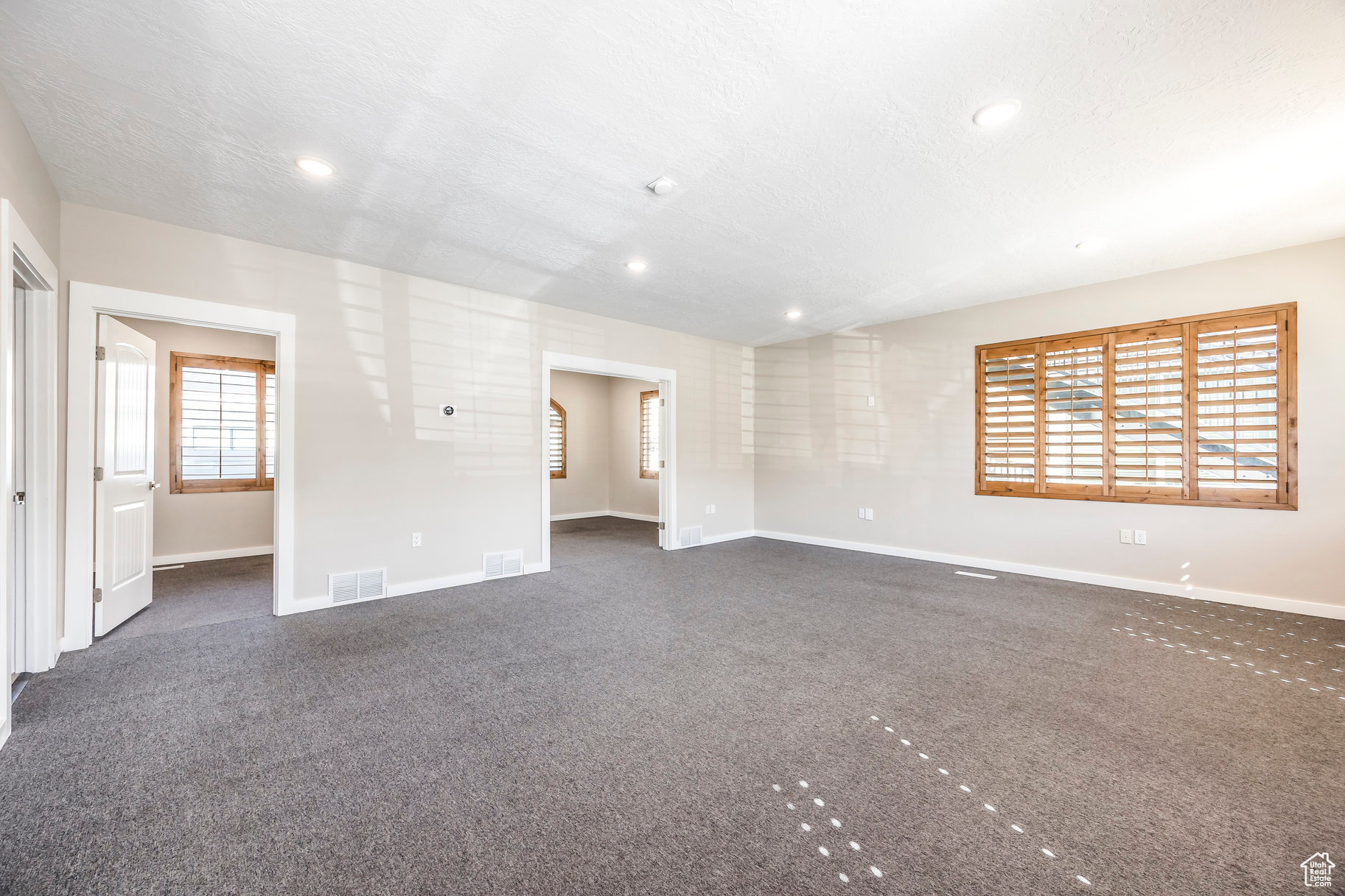 PARK - Commercial Sale