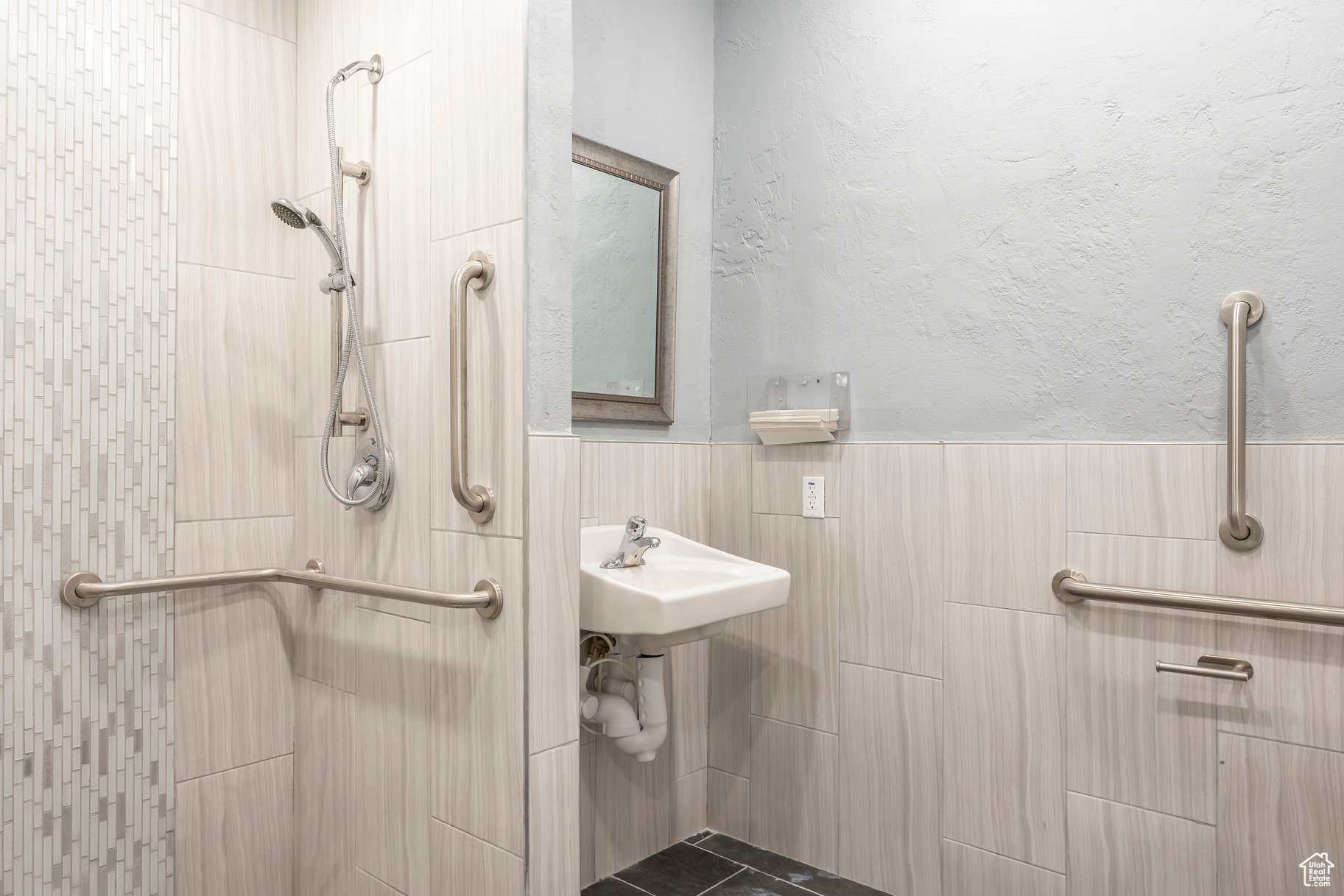 PARK - Commercial Sale