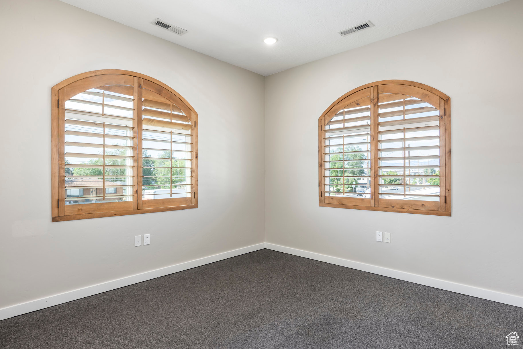 PARK - Commercial Sale