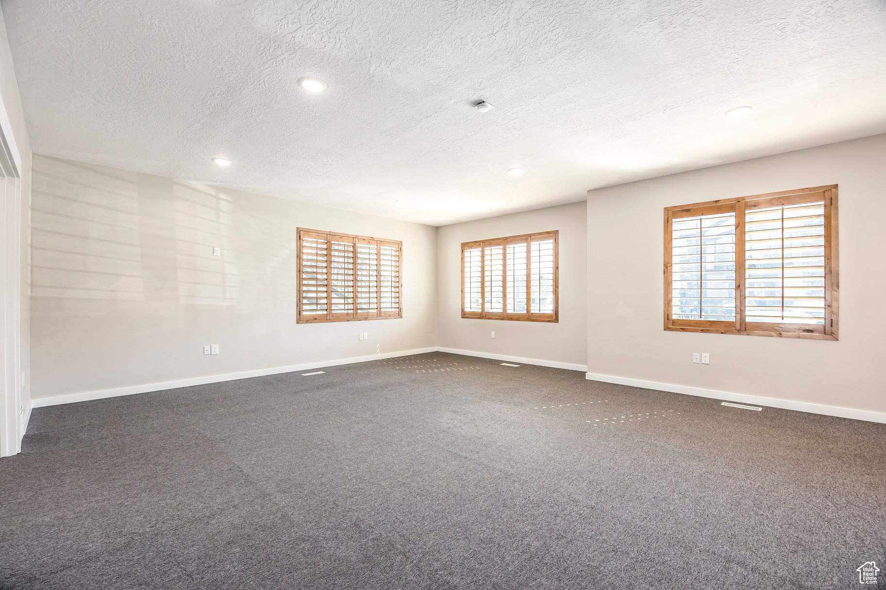 PARK - Commercial Sale