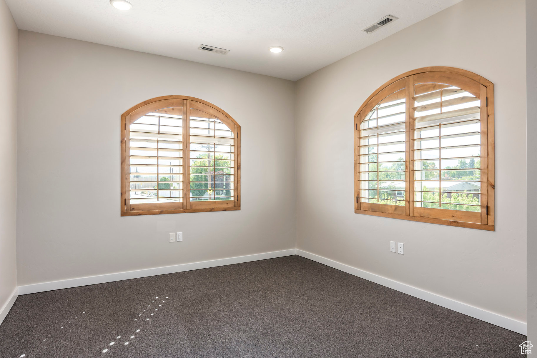 PARK - Commercial Sale