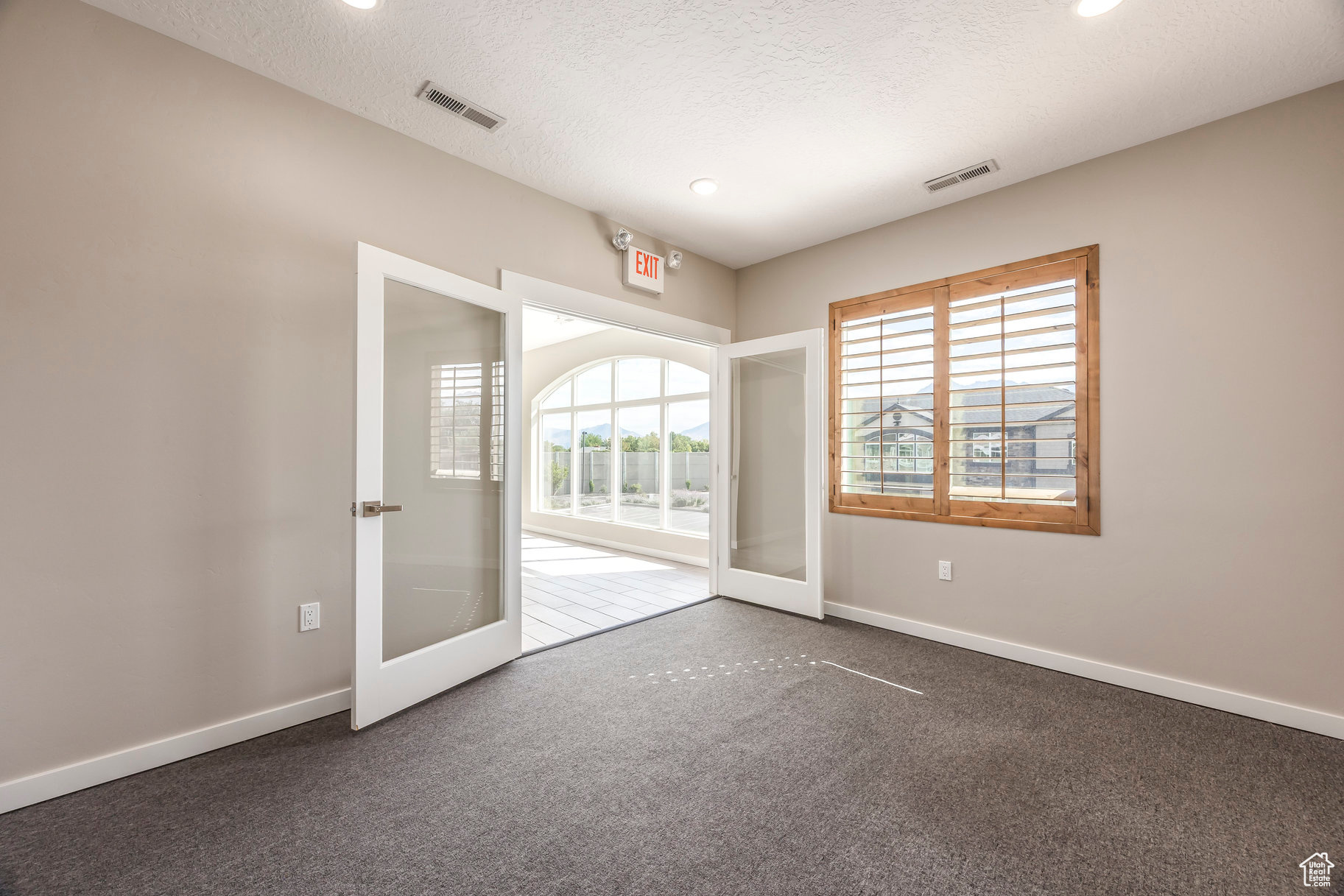 PARK - Commercial Sale