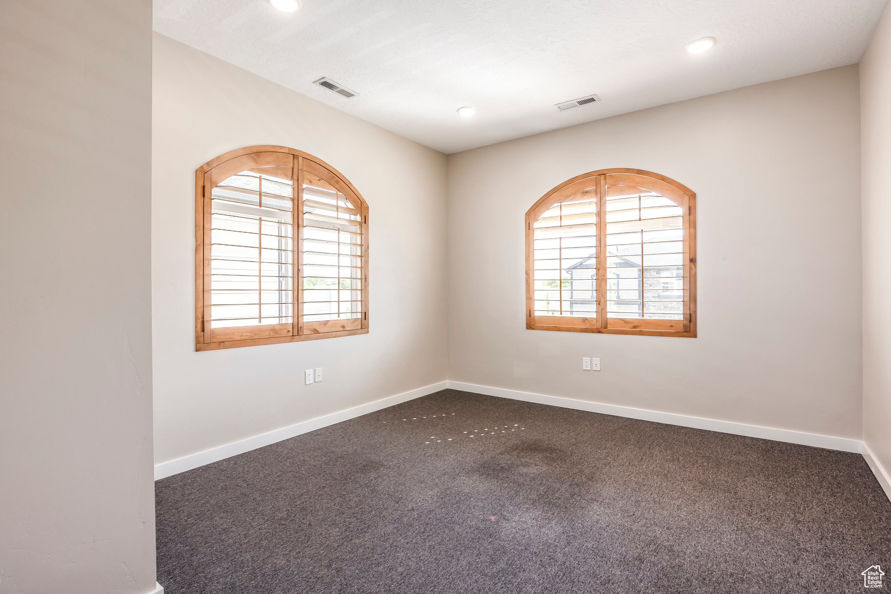 PARK - Commercial Sale