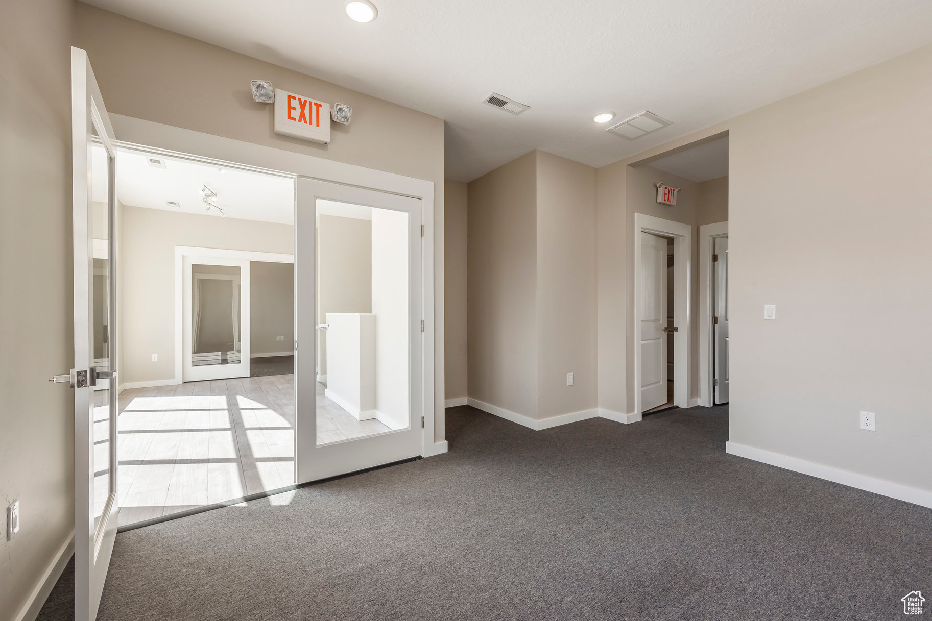 PARK - Commercial Sale