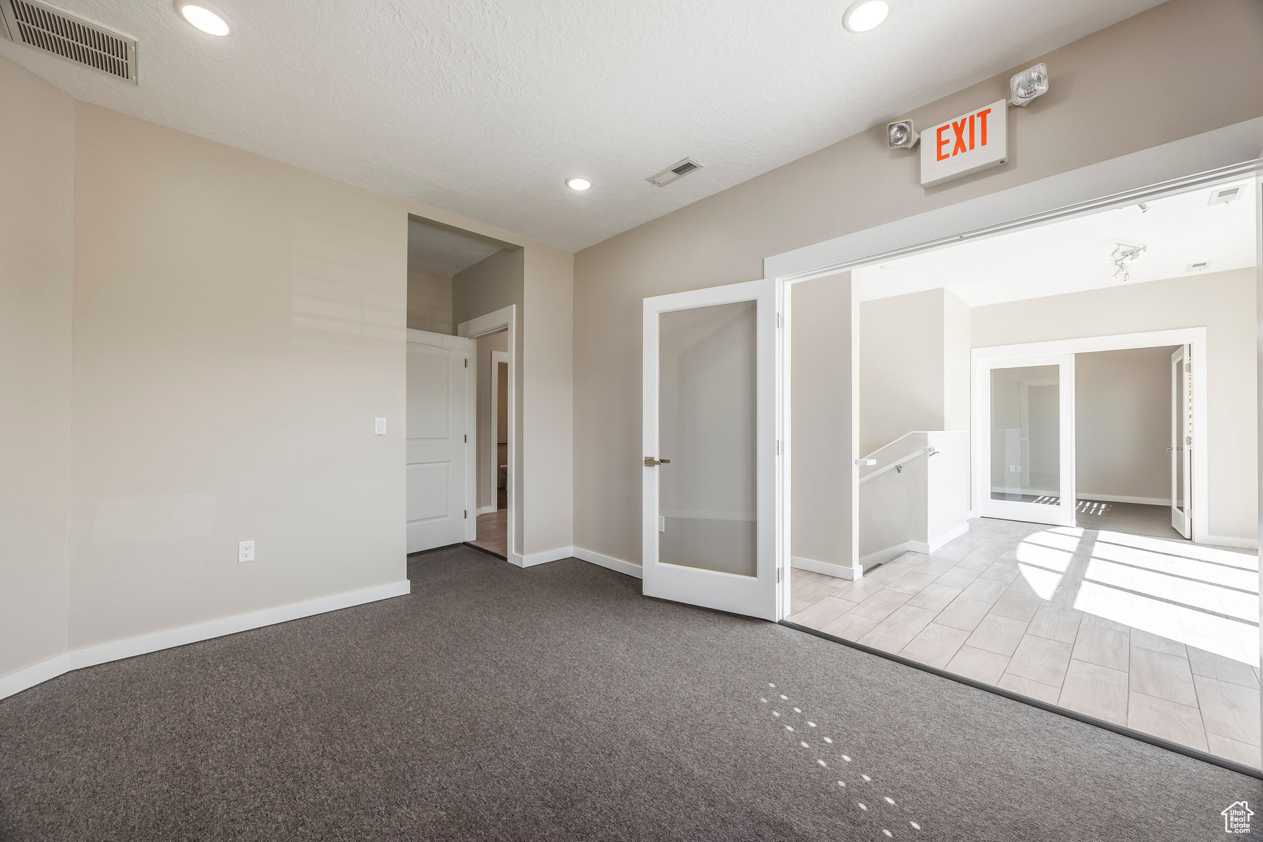 PARK - Commercial Sale