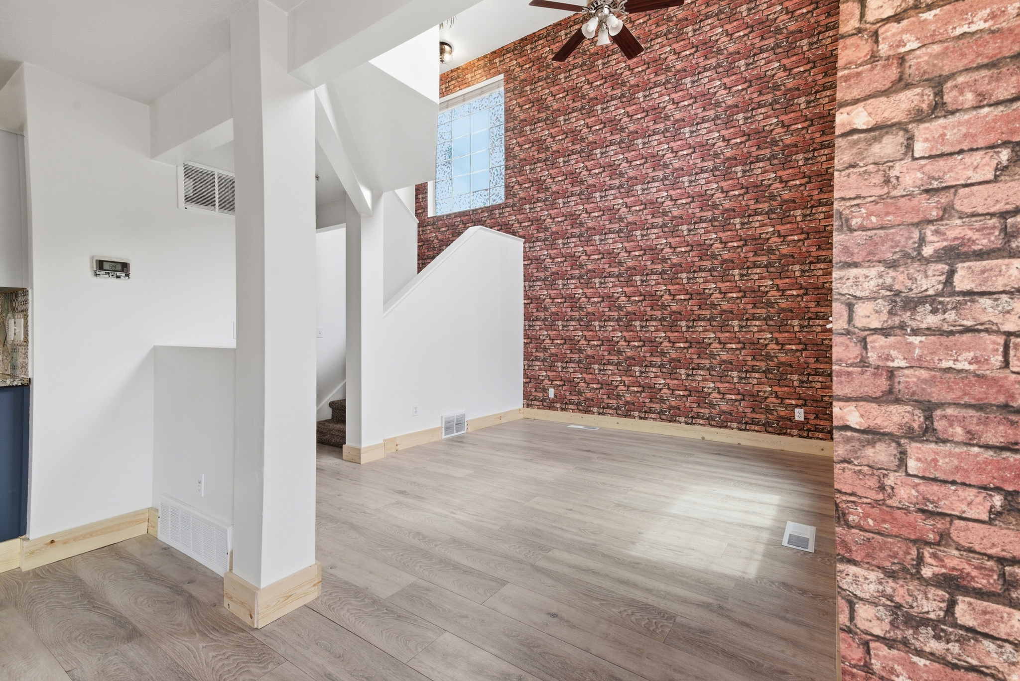 LINCOLN COURT - Residential