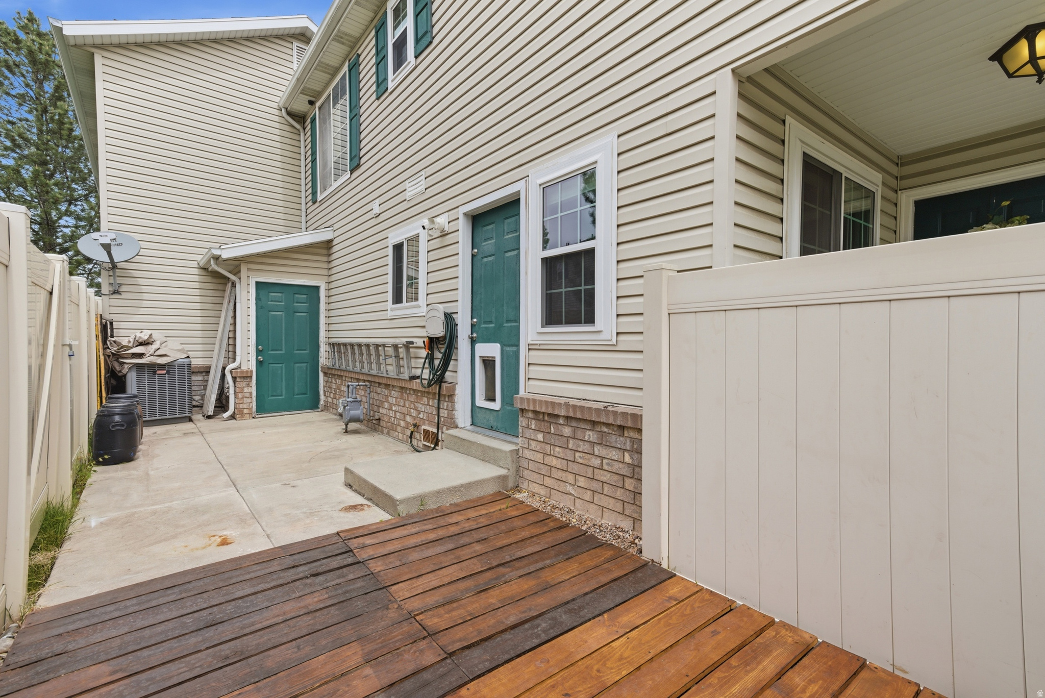 LINCOLN COURT - Residential