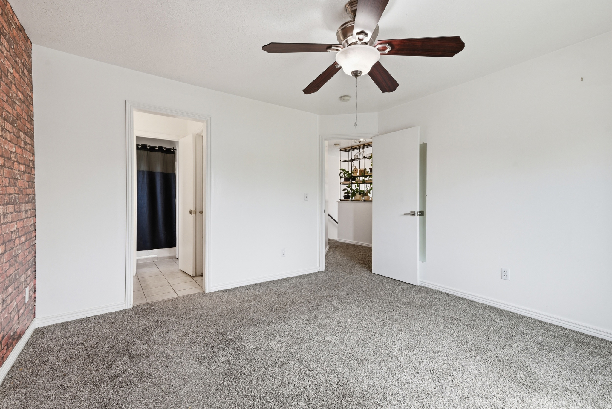 LINCOLN COURT - Residential