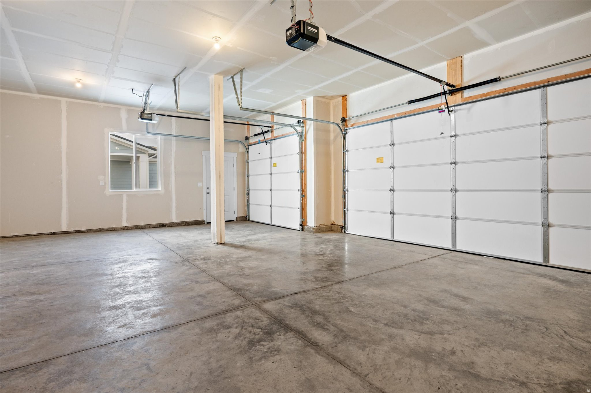 SMITHFIELD RIDGES - Residential