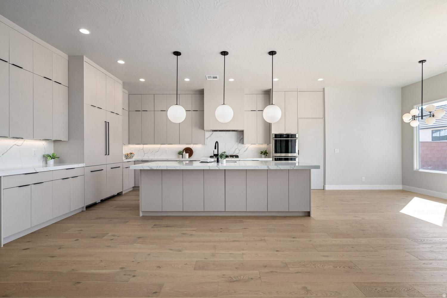LAKESIDE STUCKI FARMS - Residential