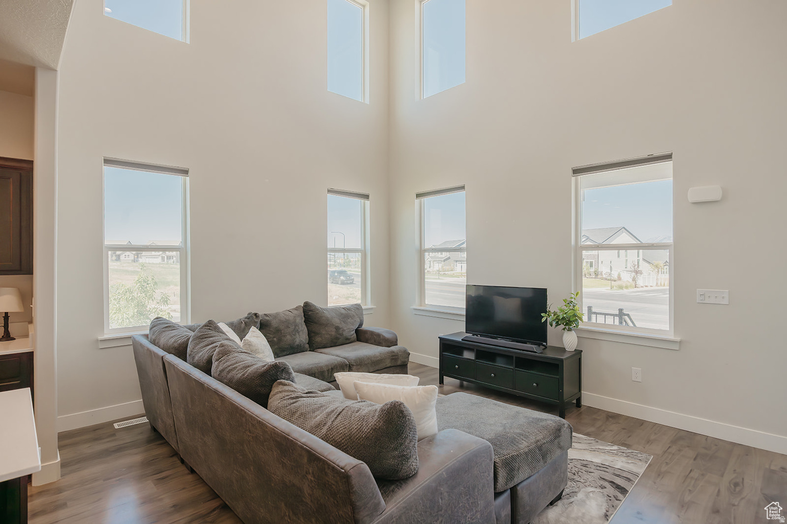 MOUNTAIN RIDGE - Residential