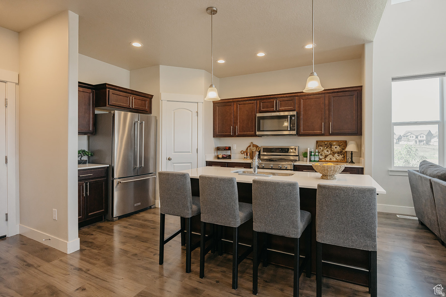 MOUNTAIN RIDGE - Residential