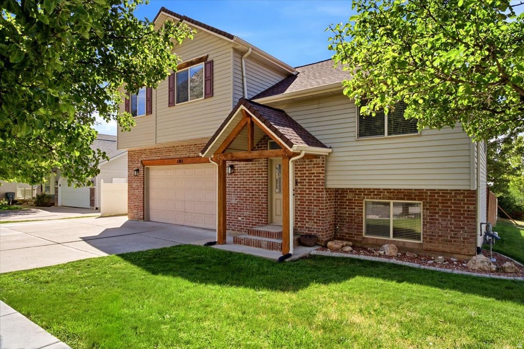 Photo of 1383 N CHILLY PEAK CIR, Ogden, UT 84404 (MLS # 2180667)