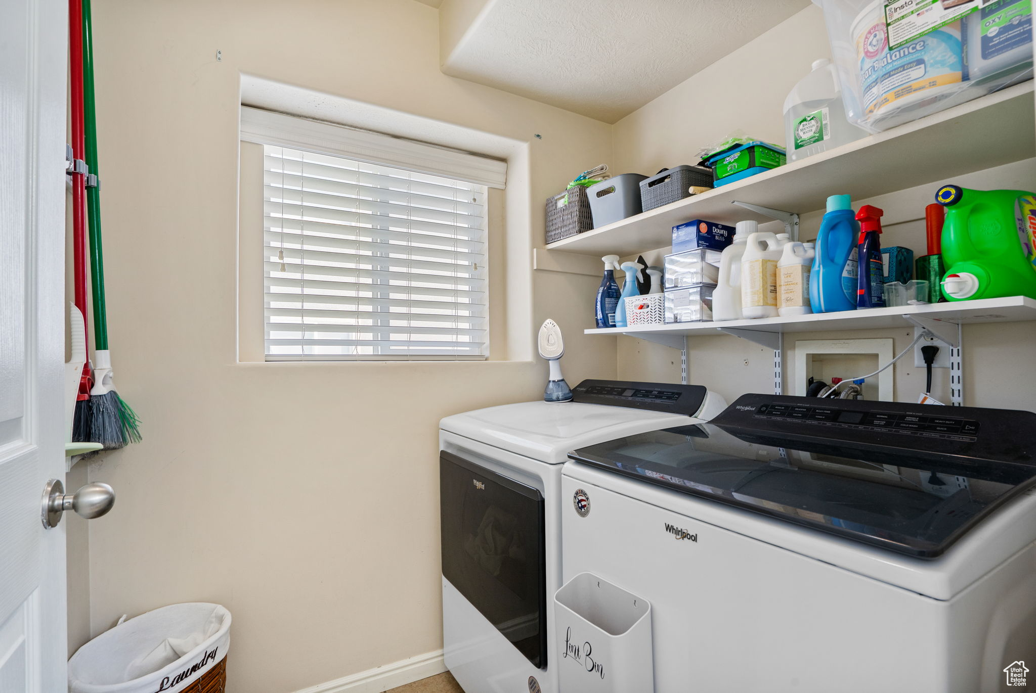 Eagle Mountain, Utah 84005, United States, 5 Bedrooms Bedrooms, ,3 BathroomsBathrooms,Residential,Active,105344